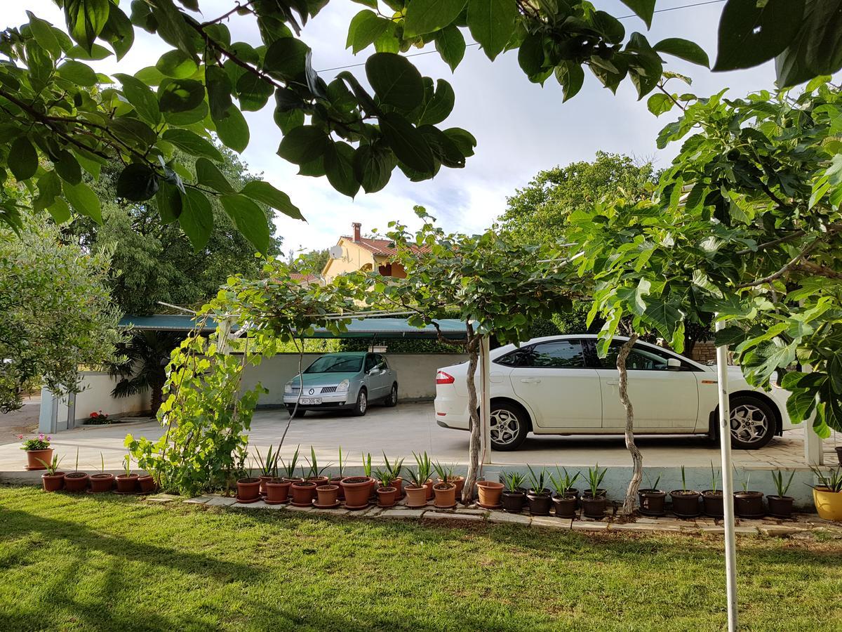 Villa Rosa With Yard And Children'S Playground Tar-Vabriga Zewnętrze zdjęcie